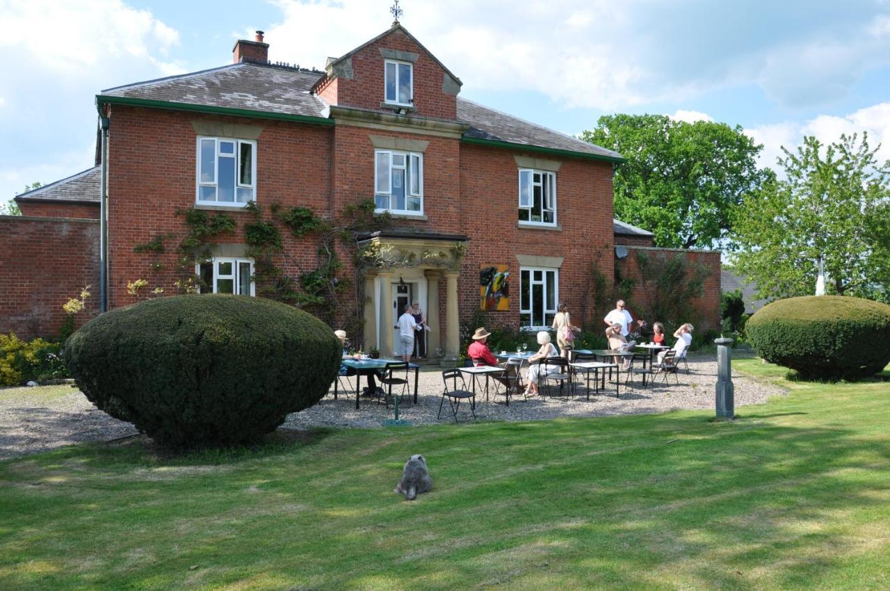 Mid Wales Arts B&B Caersws エクステリア 写真