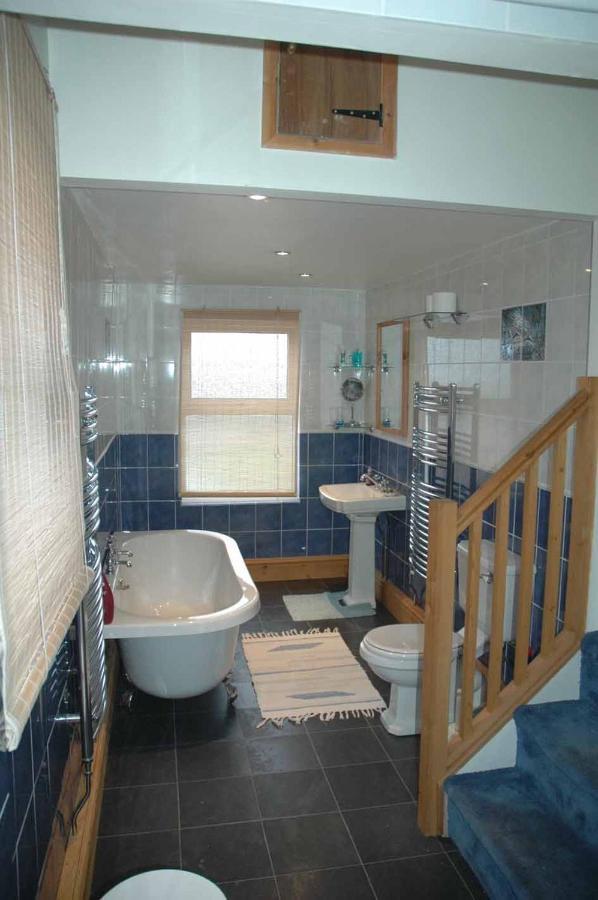 Mid Wales Arts B&B Caersws エクステリア 写真